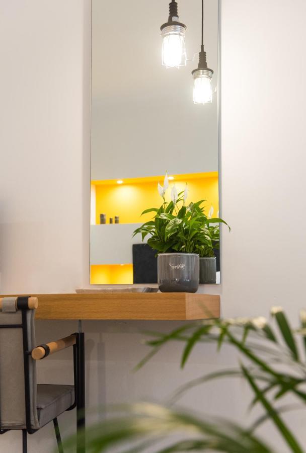 Monk Monastiraki Suites Атина Екстериор снимка