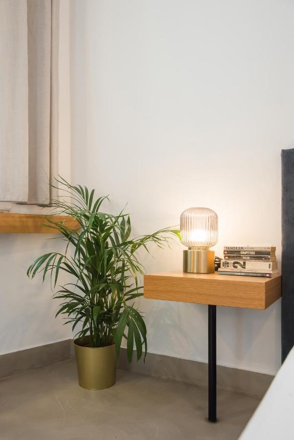 Monk Monastiraki Suites Атина Екстериор снимка